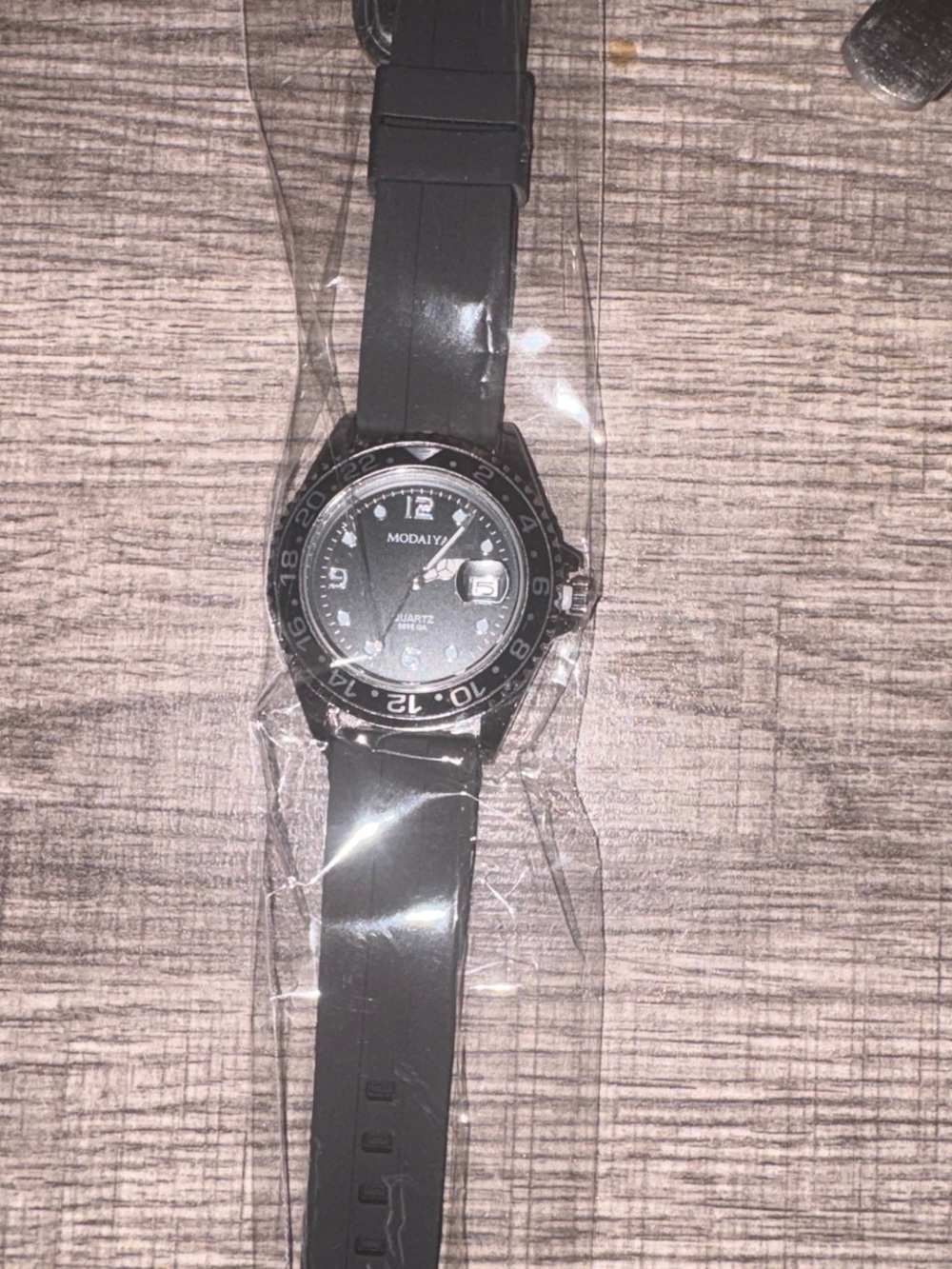 Black Men’s Silicone Strap Watch